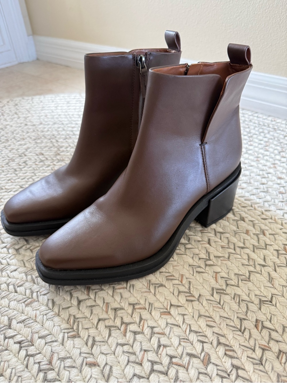 Franco Sarto Chocolate Brown Sophisticated Leather Ankle Booties Brand New